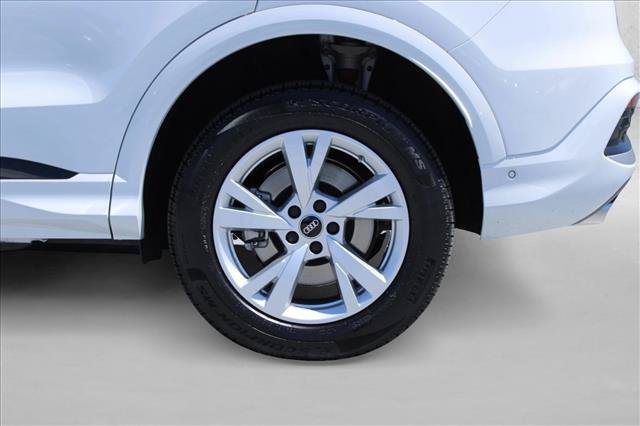 Certified 2025 Audi Q5 Premium w/ Convenience Package AWD/4WD image 14