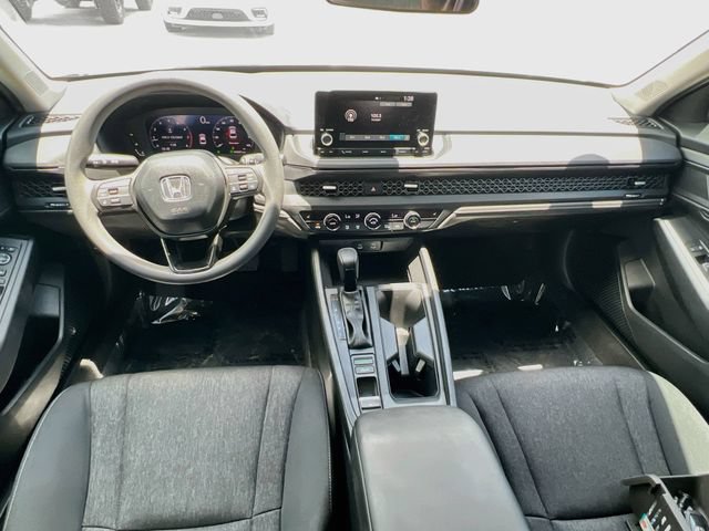 Used 2025 Honda Accord SE image 28