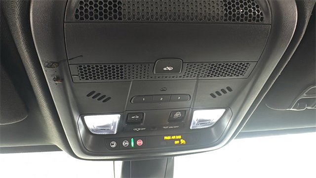 Used 2025 Cadillac XT5 Premium Luxury image 31