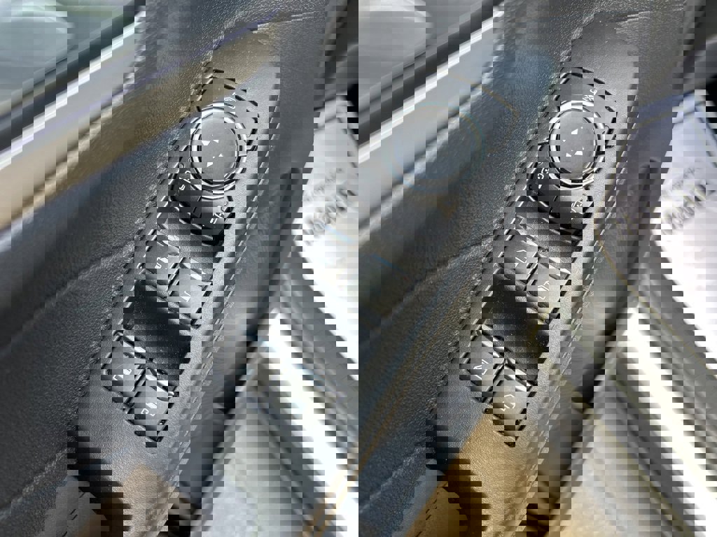 Used 2022 Ford Escape SEL w/ Technology Package image 21