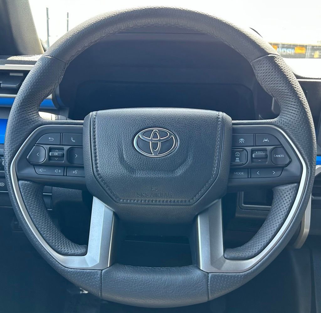 Certified 2025 Toyota Tacoma TRD Off-Road AWD/4WD image 19