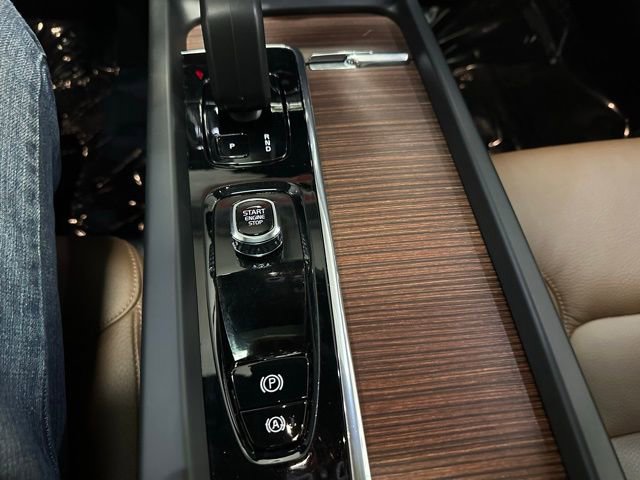 Used 2023 Volvo V60 B5 Cross Country Plus image 19