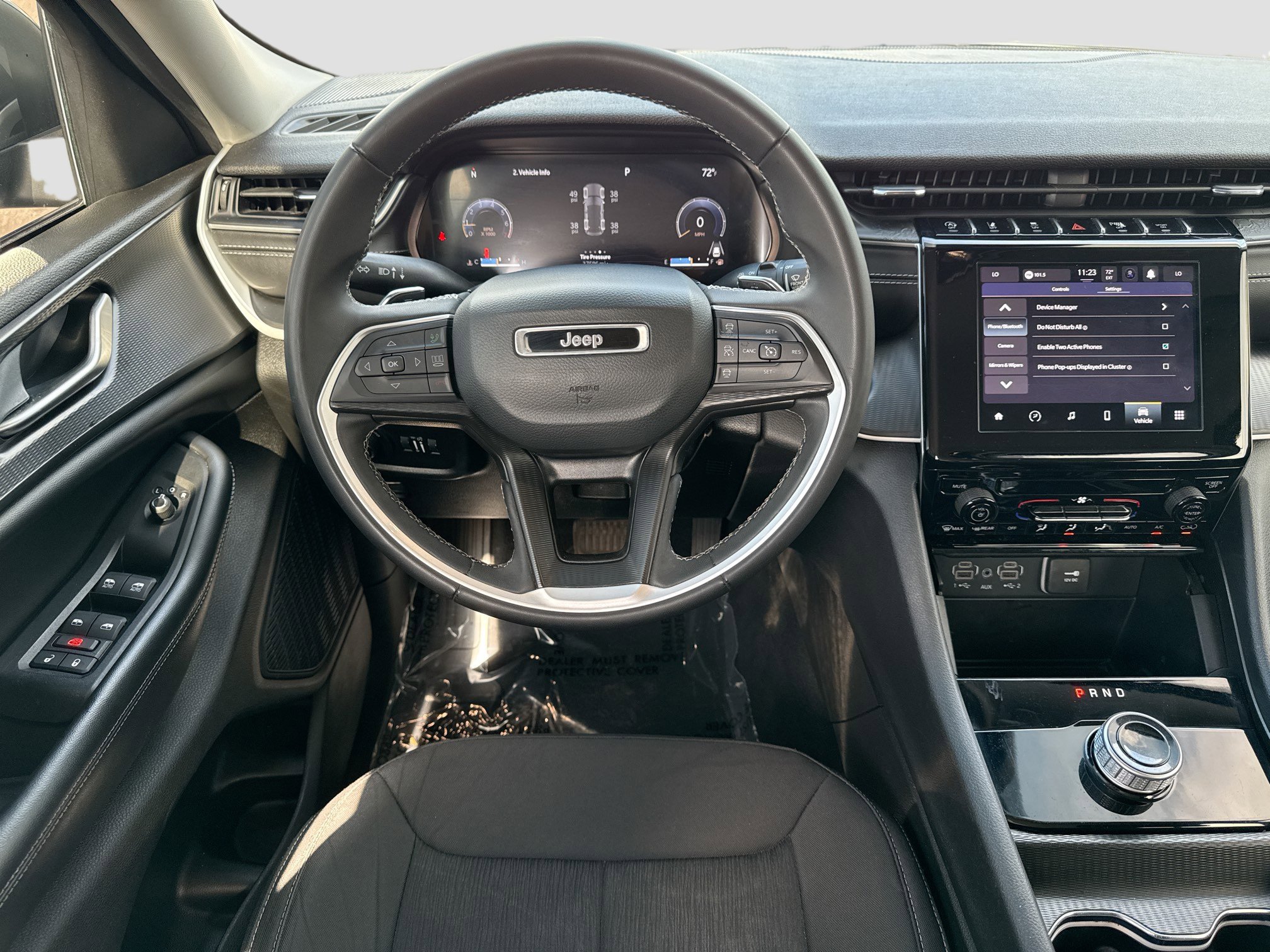 Used 2024 Jeep Grand Cherokee Laredo image 16