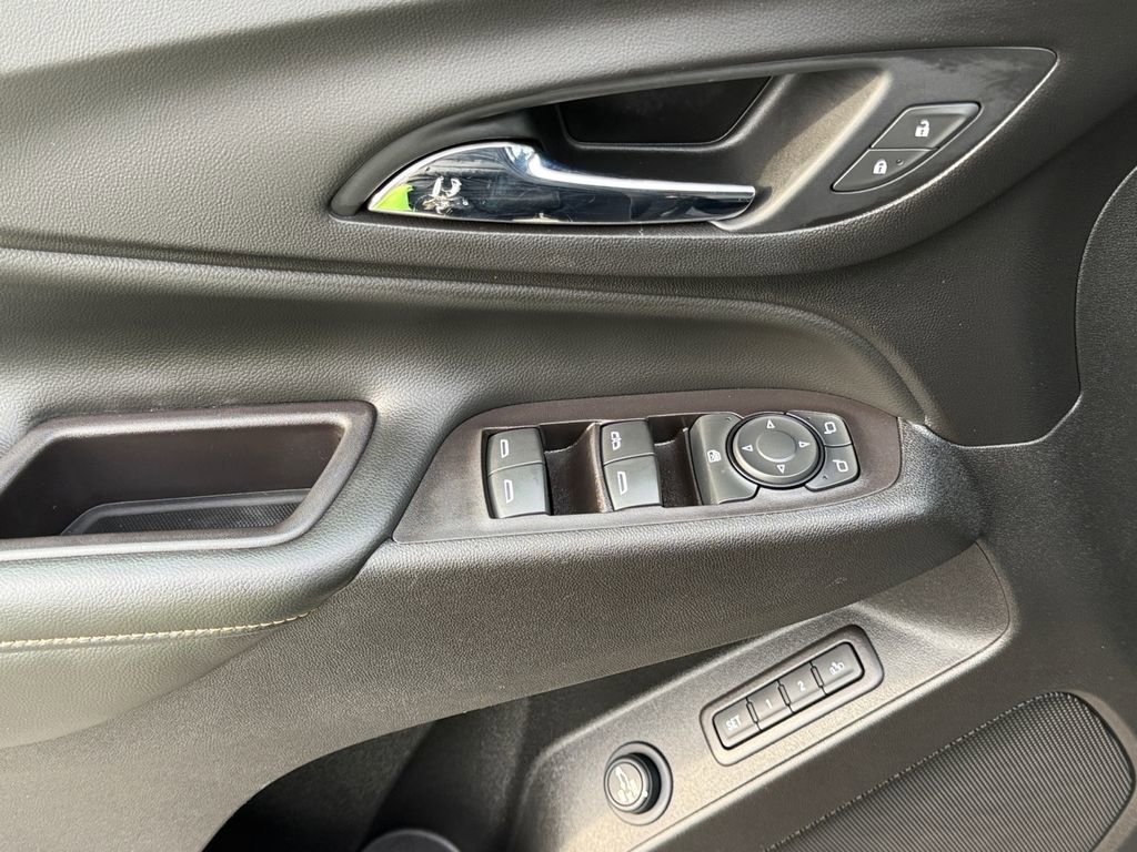 Used 2021 Chevrolet Equinox Premier image 11