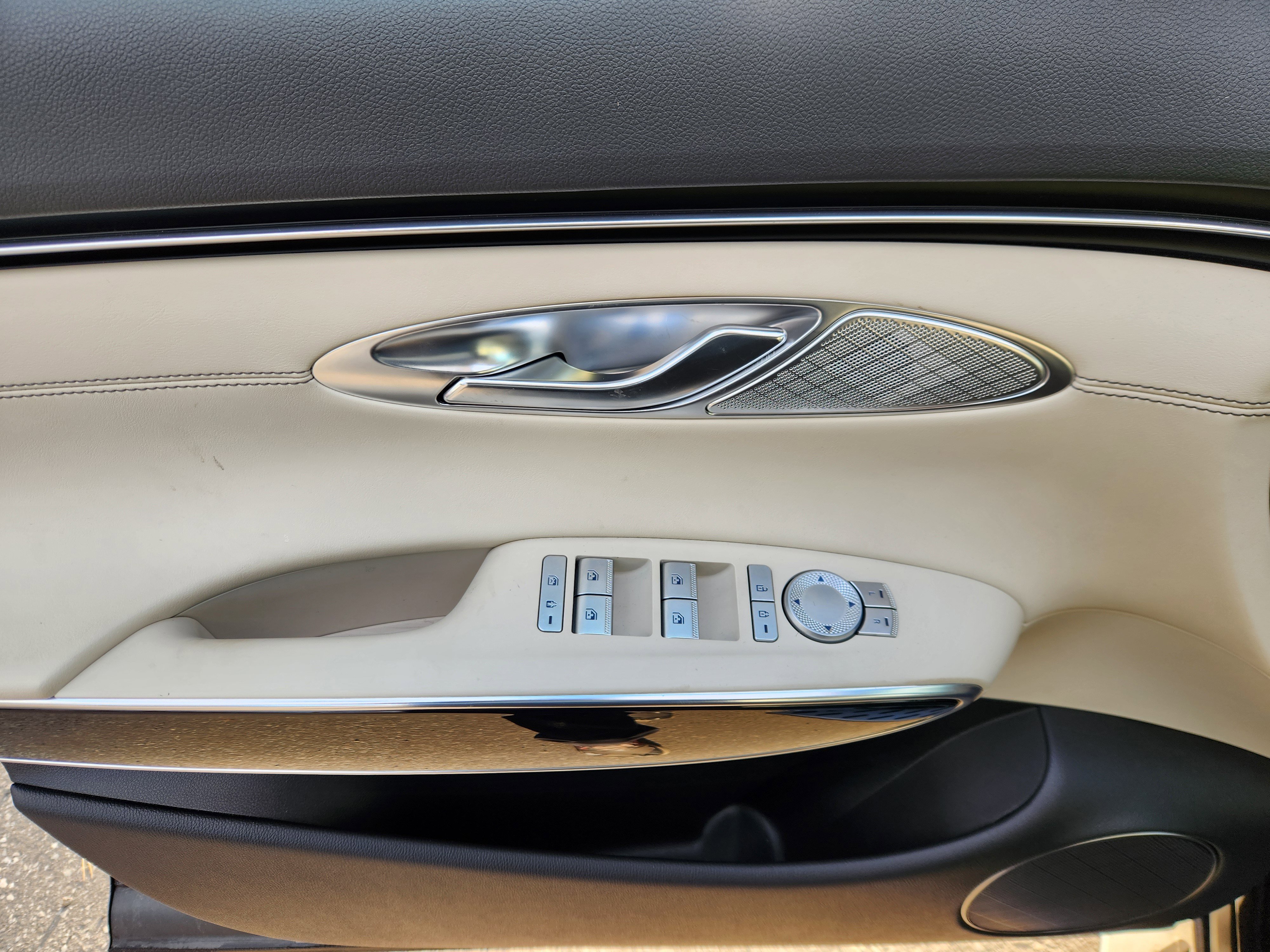 Used 2025 Genesis GV70 2.5T image 17