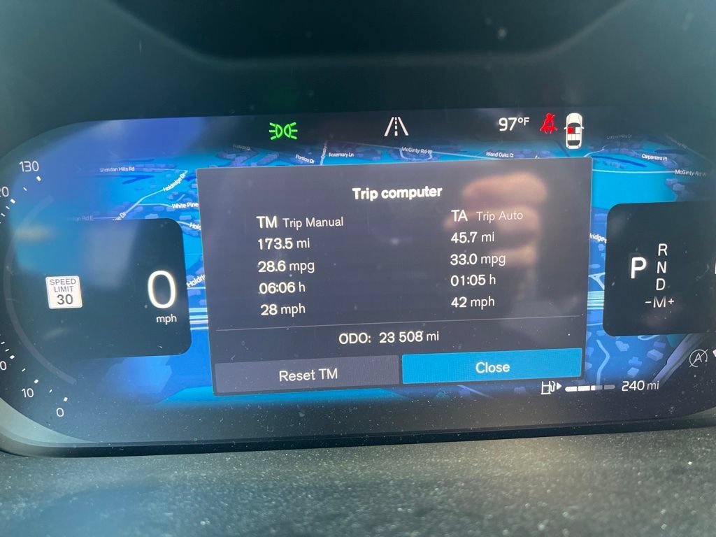 Used 2023 Volvo XC40 B5 Ultimate w/ Protection Package Premier AWD/4WD image 18