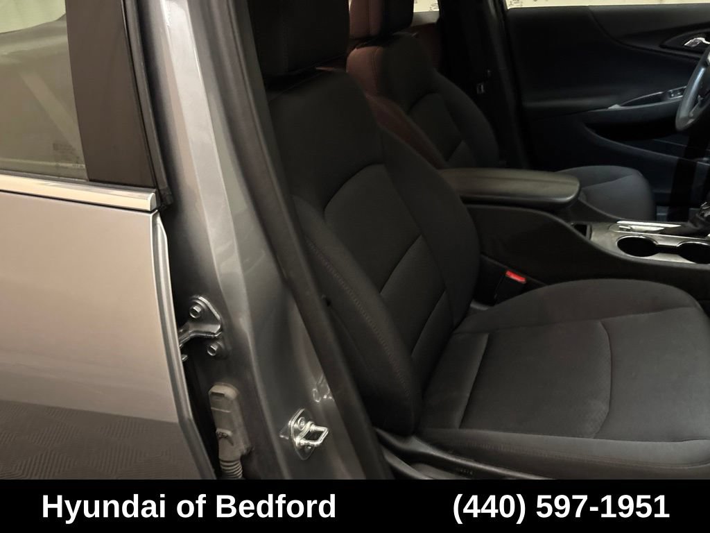 Used 2025 Chevrolet Malibu LT FWD image 21