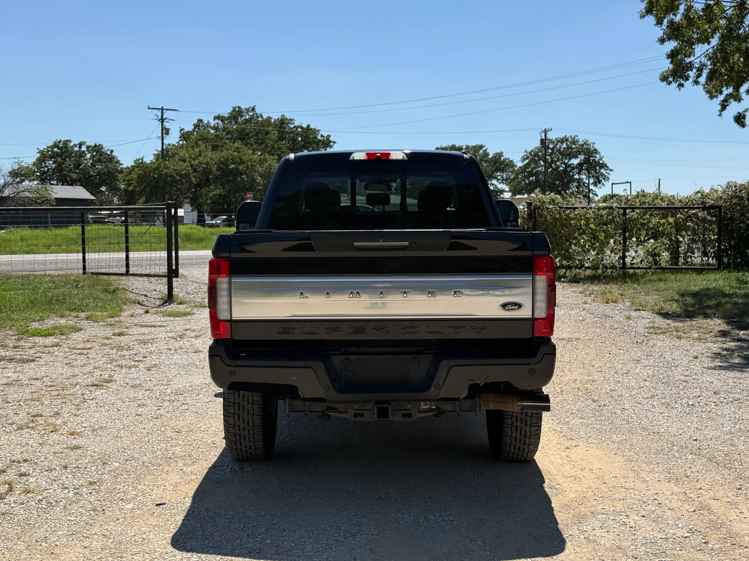 Used 2019 Ford F250 Limited w/ FX4 Off-Road Package AWD/4WD image 4