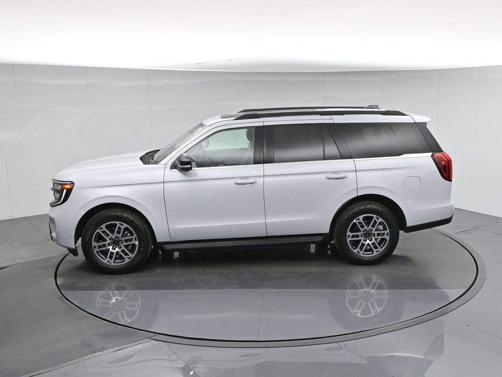 Used 2025 Ford Expedition Active image 44