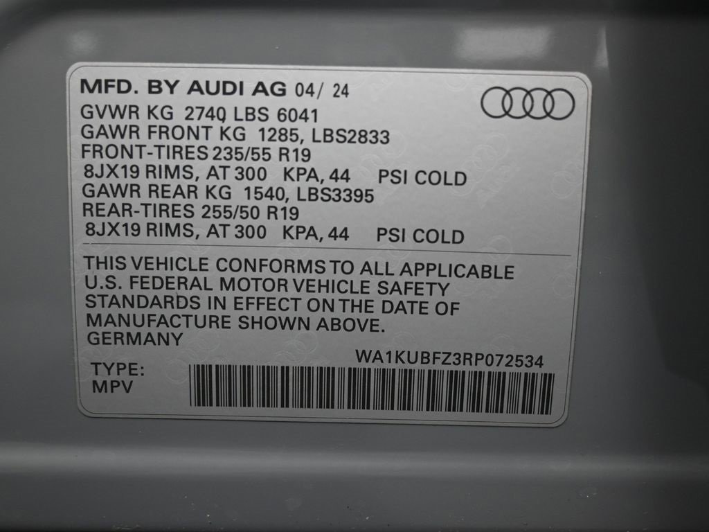 Used 2024 Audi Q4 e-tron Premium w/ Convenience Package image 41