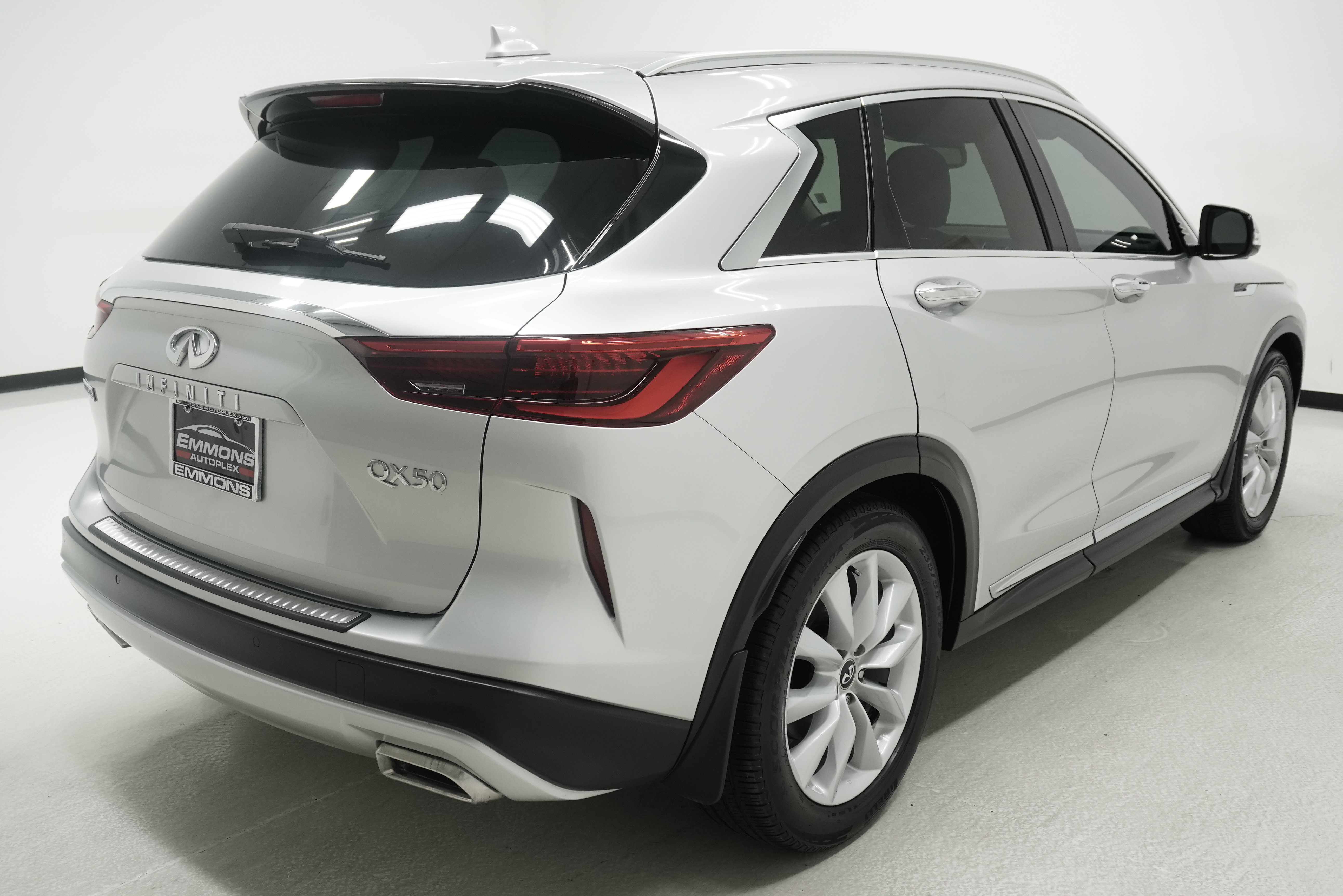 Used 2019 INFINITI QX50 Essential w/ Premium Heat Package FWD image 4