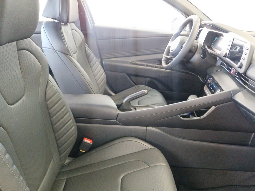 New 2026 Hyundai Elantra SEL Sport FWD image 15