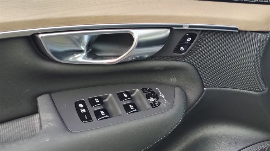 New 2026 Volvo XC90 B6 Plus image 10