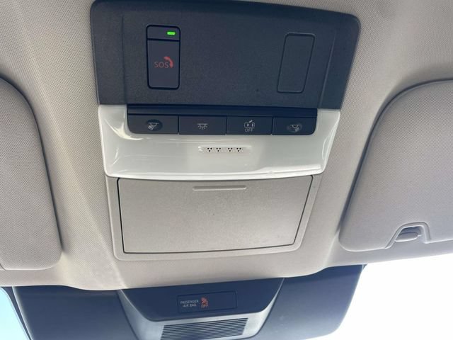 Used 2025 Nissan Pathfinder SV FWD image 33