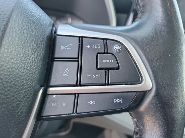 Used 2023 Toyota Highlander XLE image 24