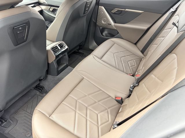 Used 2025 BMW 530i xDrive AWD/4WD image 17