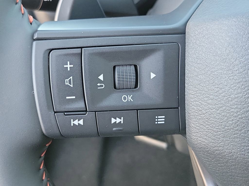 New 2026 Nissan Rogue SV image 7