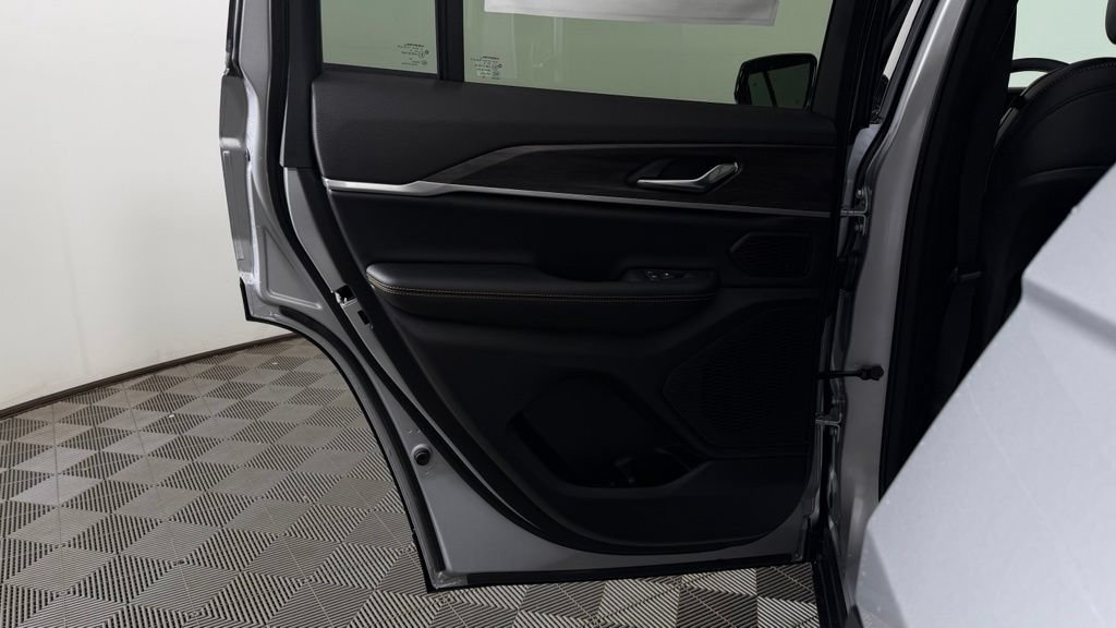 New 2026 Jeep Grand Cherokee Limited AWD/4WD image 26