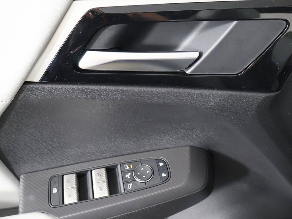 New 2025 Mitsubishi Outlander SE FWD image 36