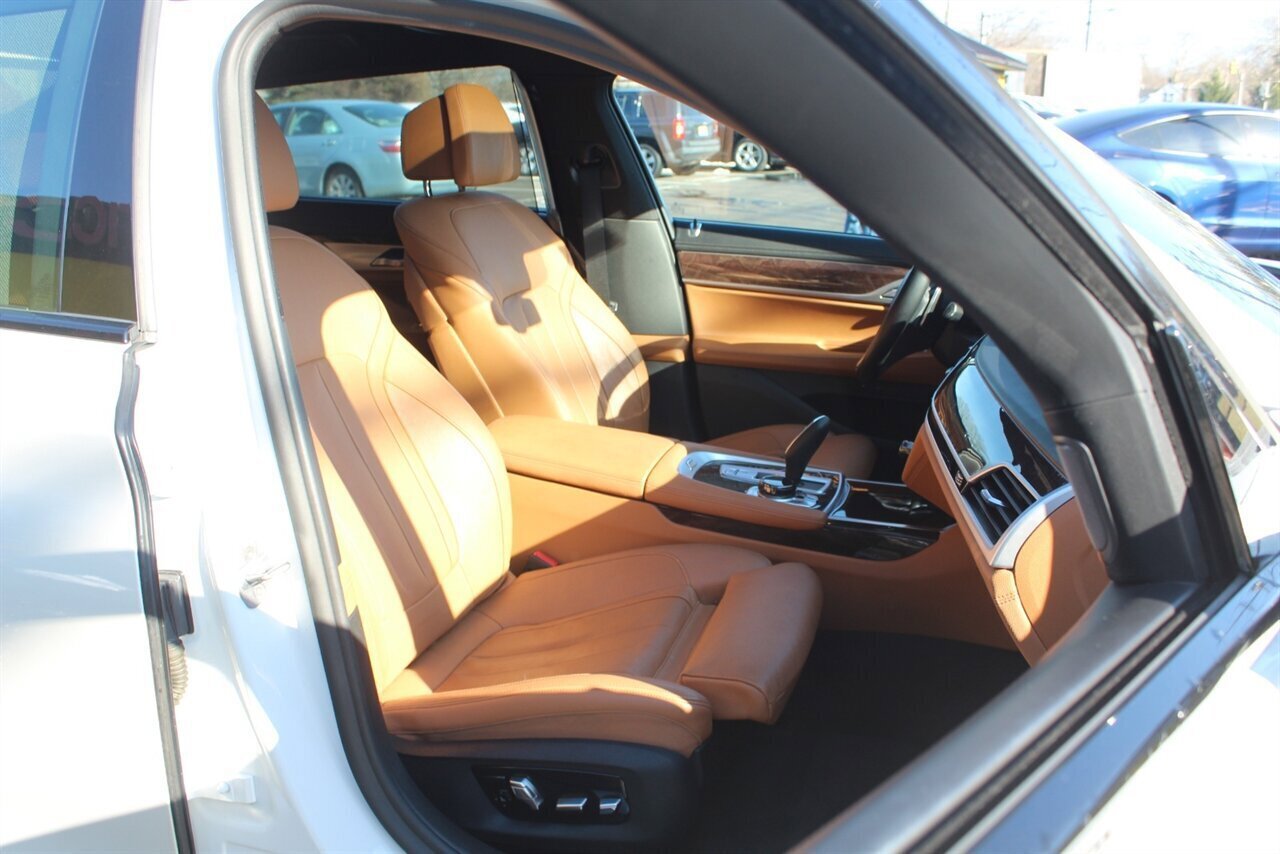 Used 2019 BMW 740i w/ Executive Package image 20