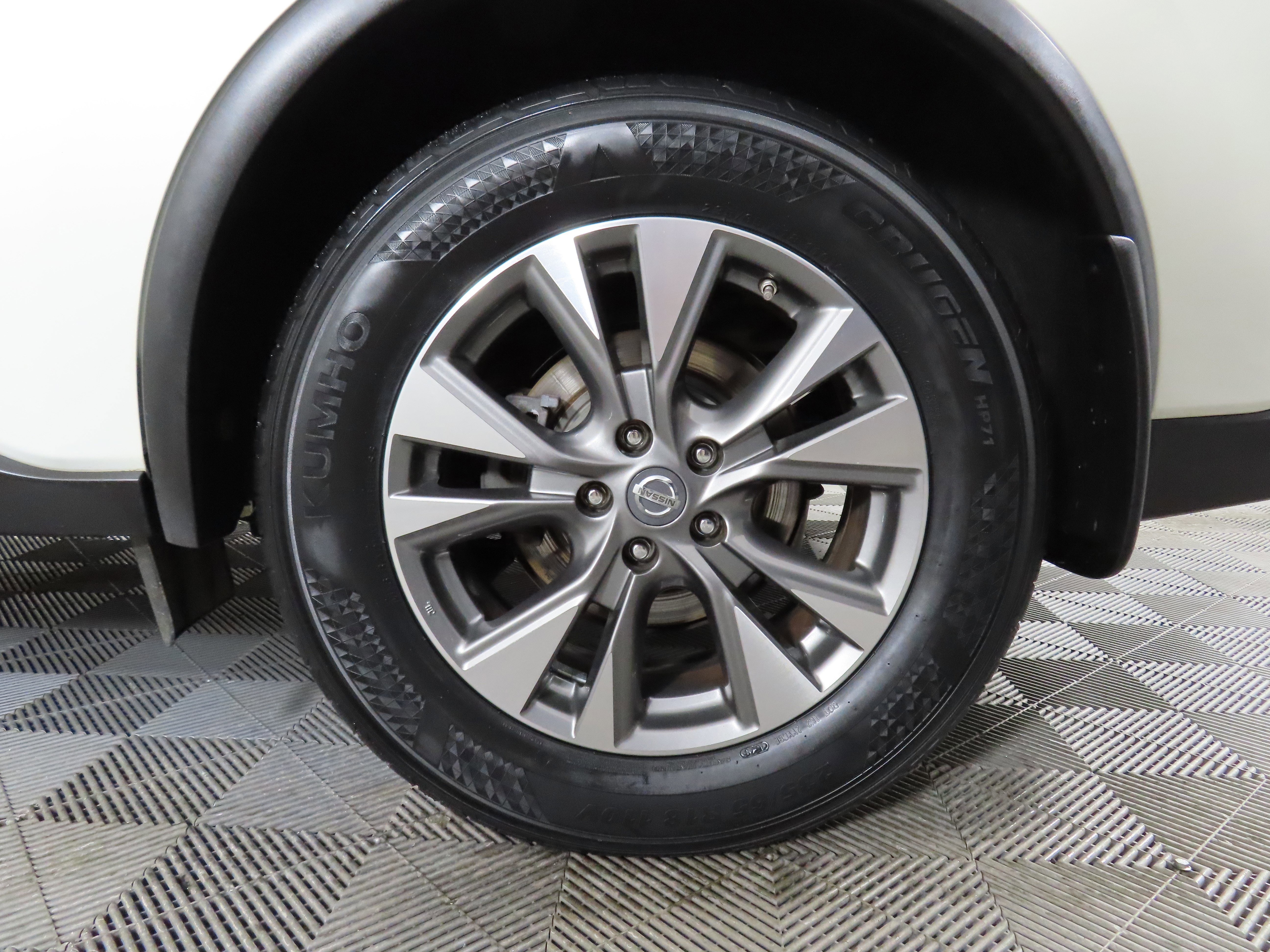 Used 2018 Nissan Murano S image 40