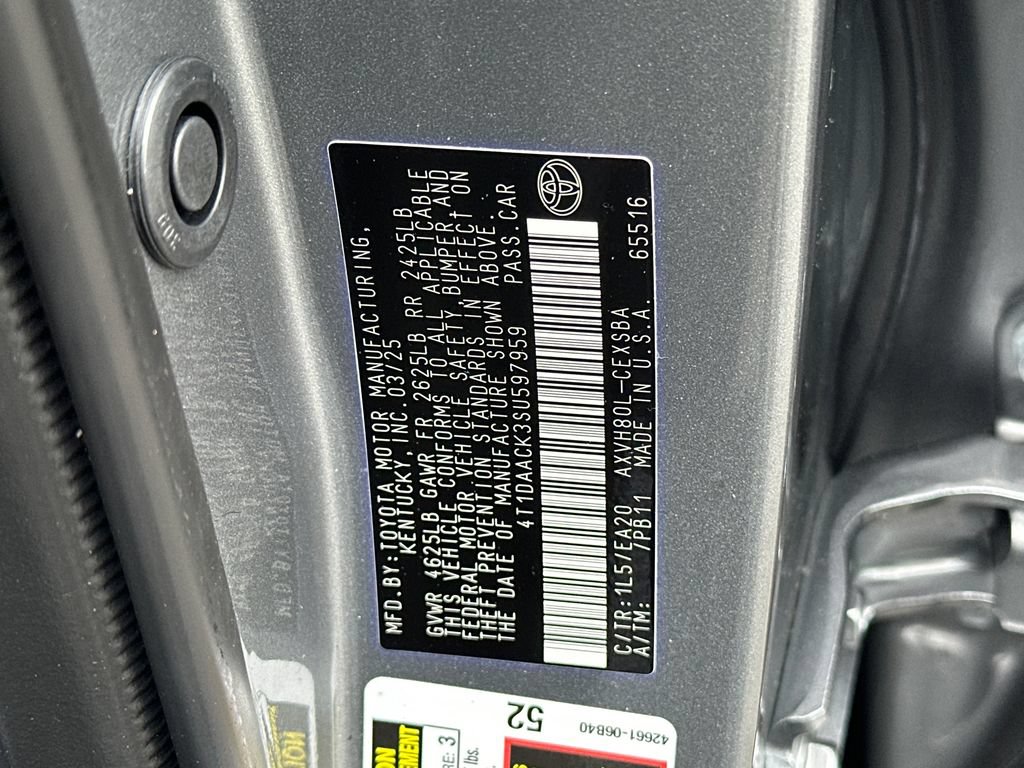 Used 2025 Toyota Camry SE FWD image 31