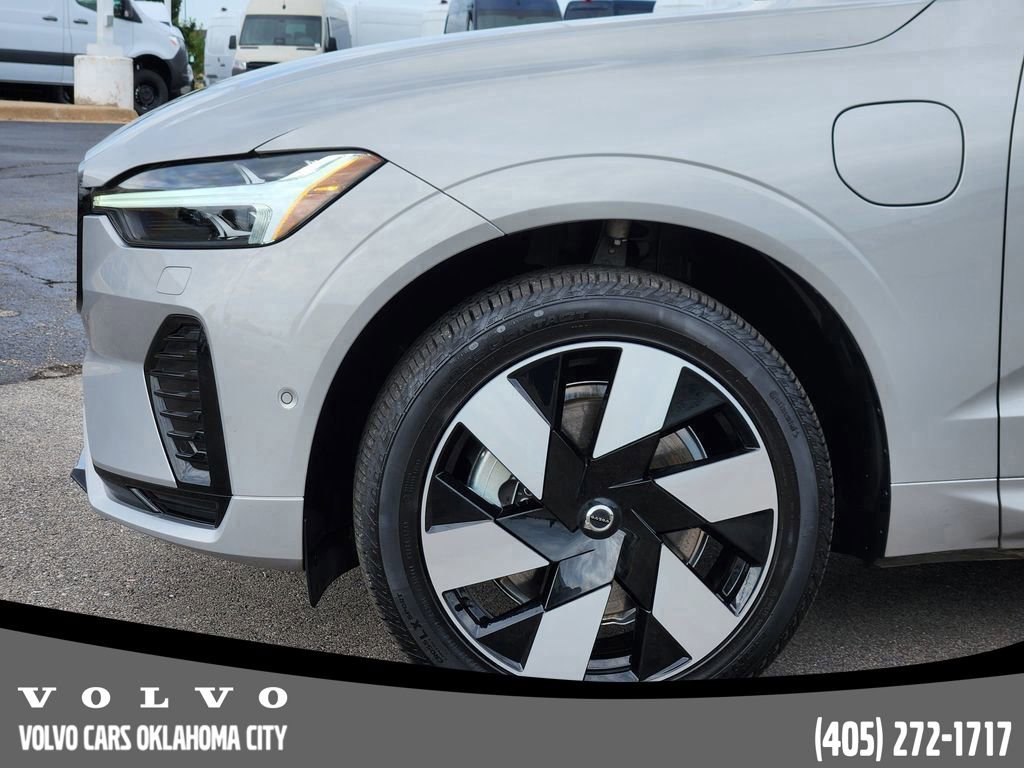 Certified 2025 Volvo XC60 T8 Plus w/ Protection Package Premier image 6