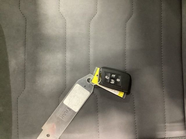 Used 2025 Volkswagen Taos SE w/ Panoramic Sunroof Package image 32