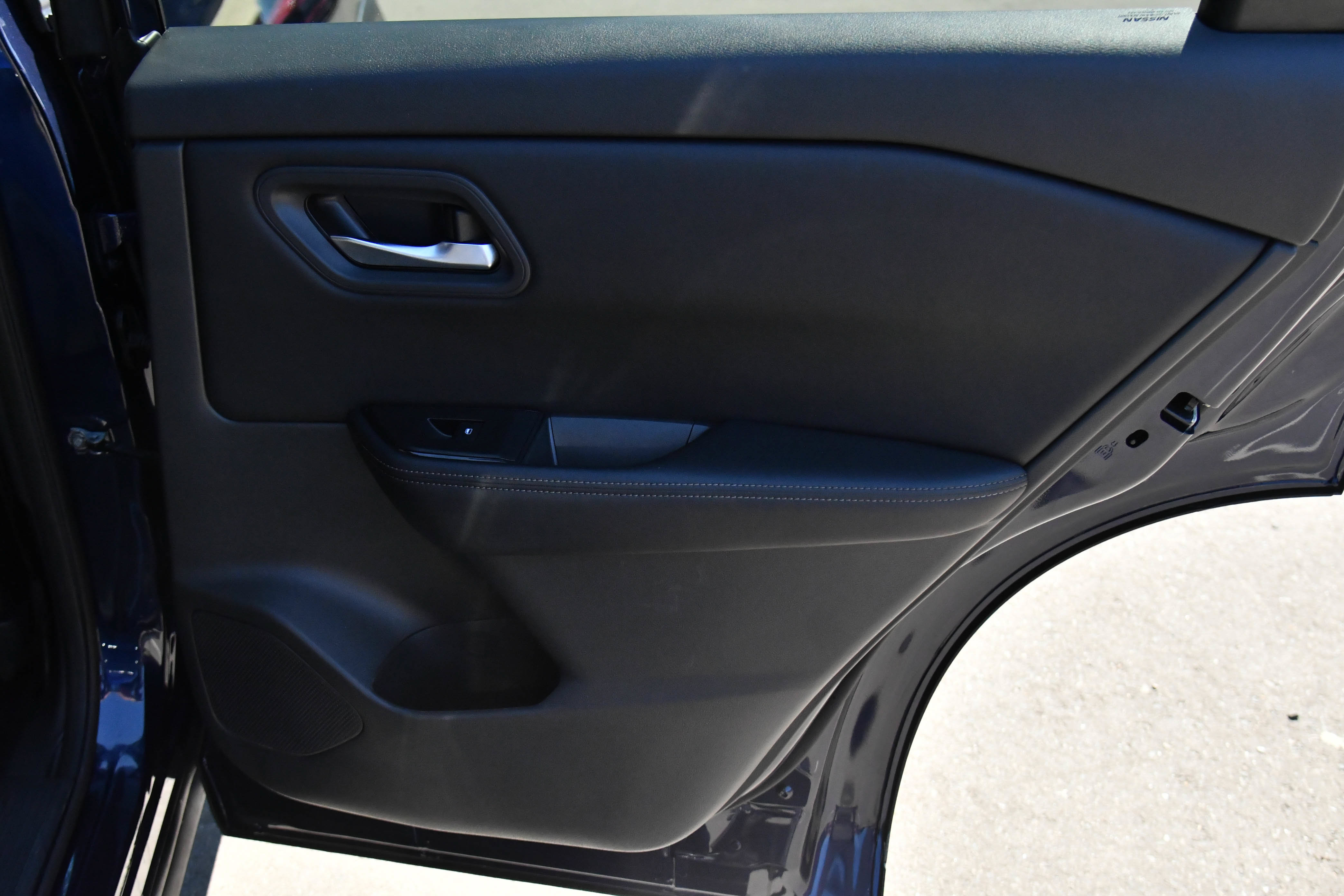 Used 2025 Nissan Rogue SV FWD image 41