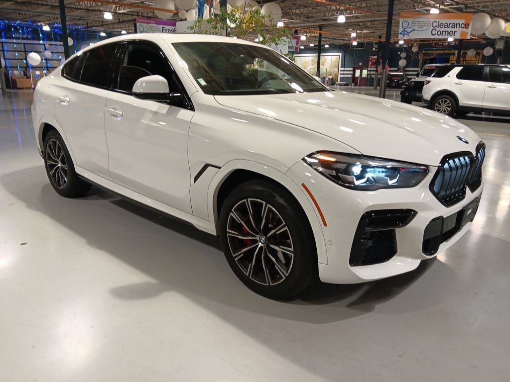 Used 2023 BMW X6 xDrive40i w/ M Sport Package AWD/4WD image 4