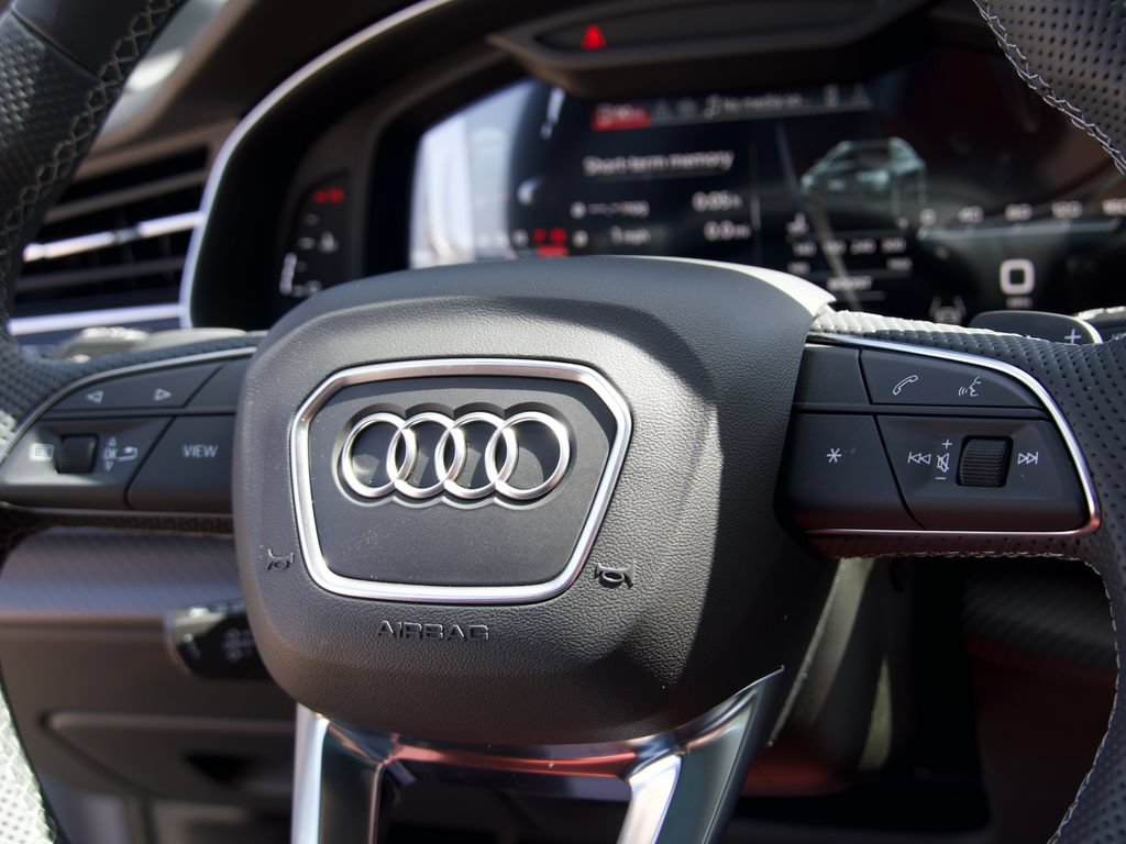 Used 2026 Audi SQ8 Premium Plus AWD/4WD image 28