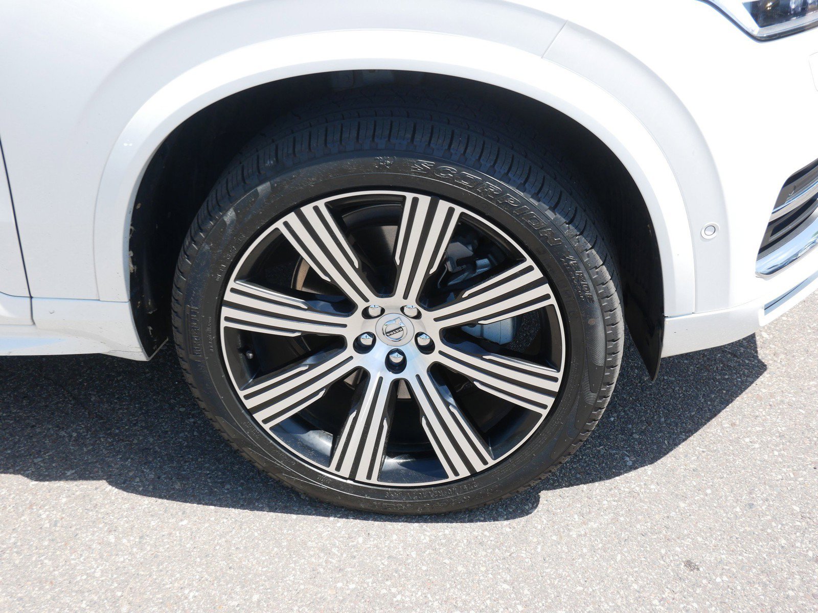 Used 2025 Volvo XC90 B6 Plus w/ Protection Package Premier AWD/4WD image 9