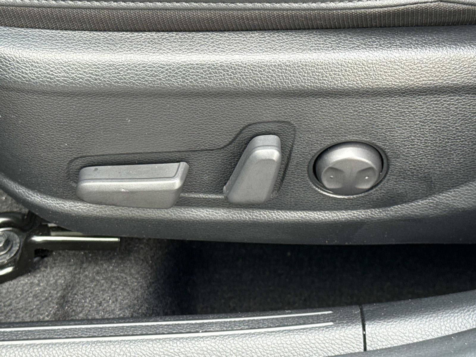 Used 2024 Kia Seltos EX image 16