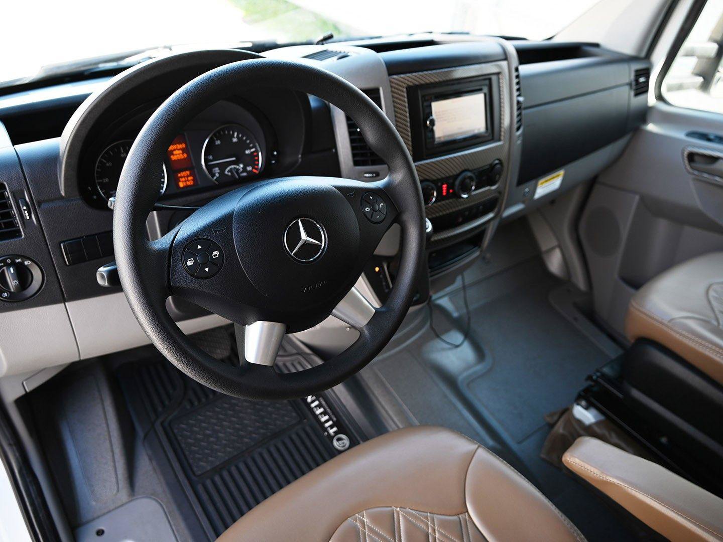 Used 2016 Mercedes-Benz Sprinter 3500 image 26