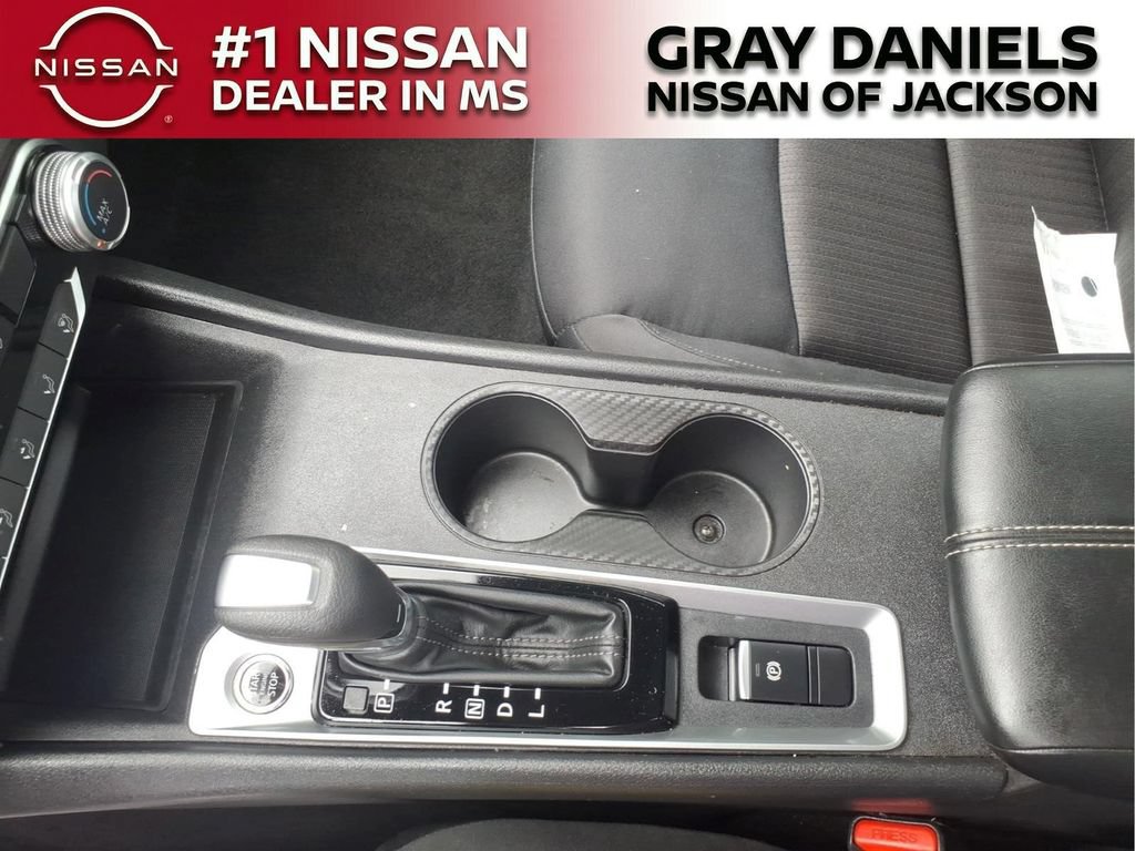 Used 2025 Nissan Altima 2.5 SV AWD/4WD image 24
