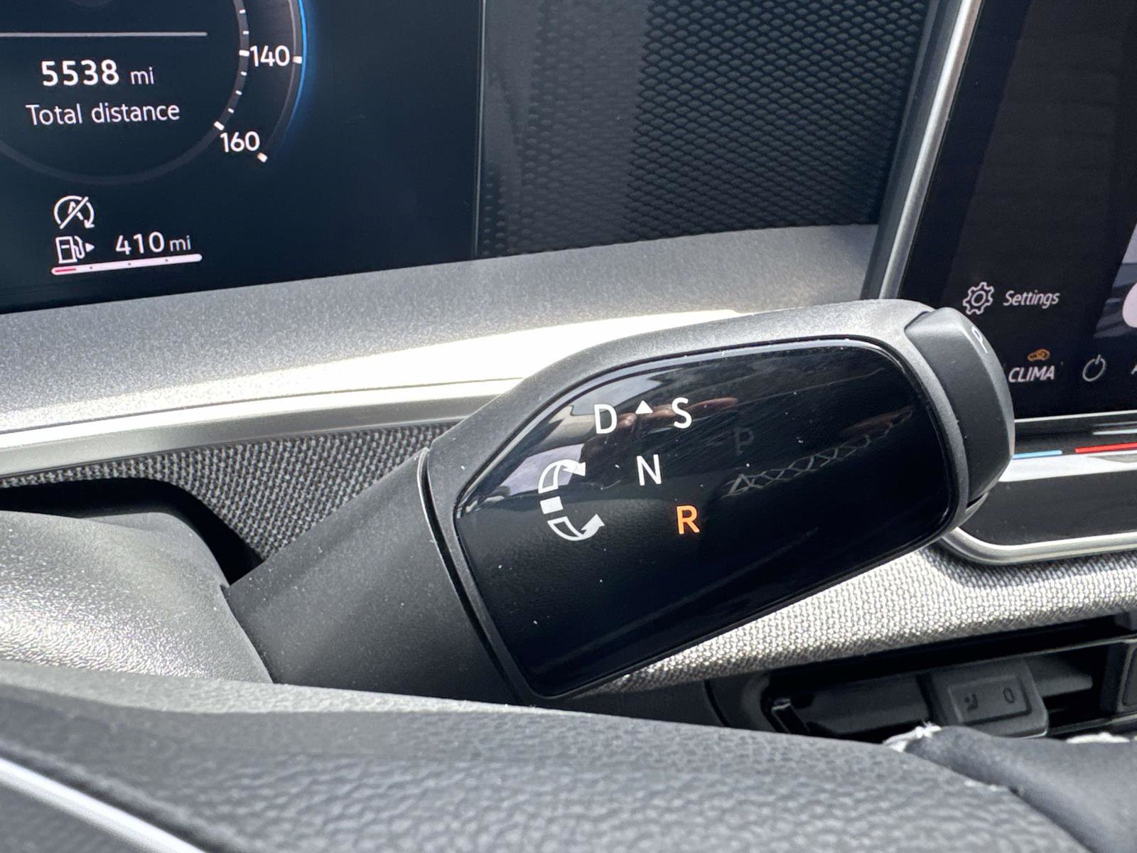 Certified 2025 Volkswagen Tiguan S image 21