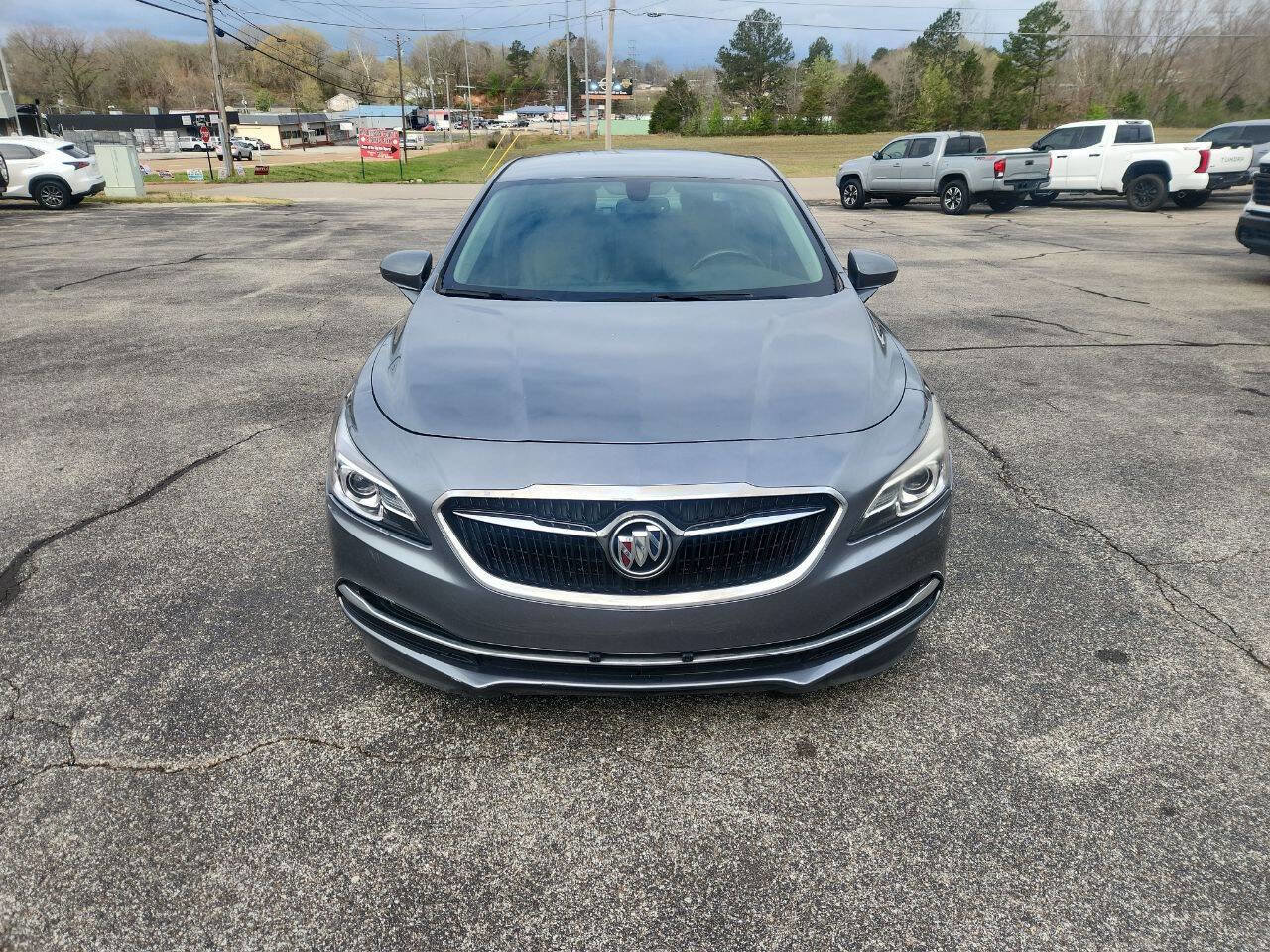 Used 2019 Buick LaCrosse Preferred FWD image 3