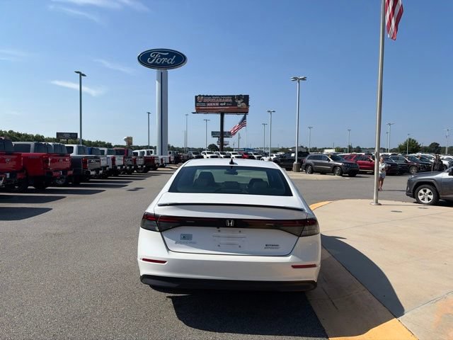 Used 2025 Honda Accord Sport image 4