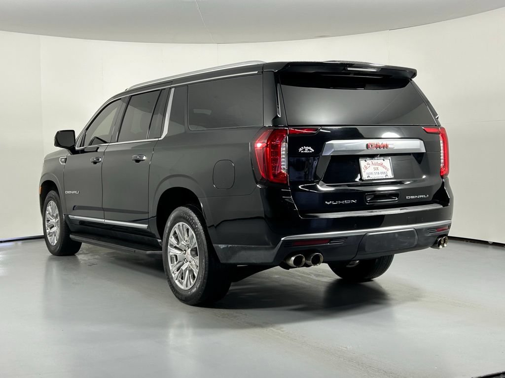 Used 2022 GMC Yukon XL Denali AWD/4WD image 5