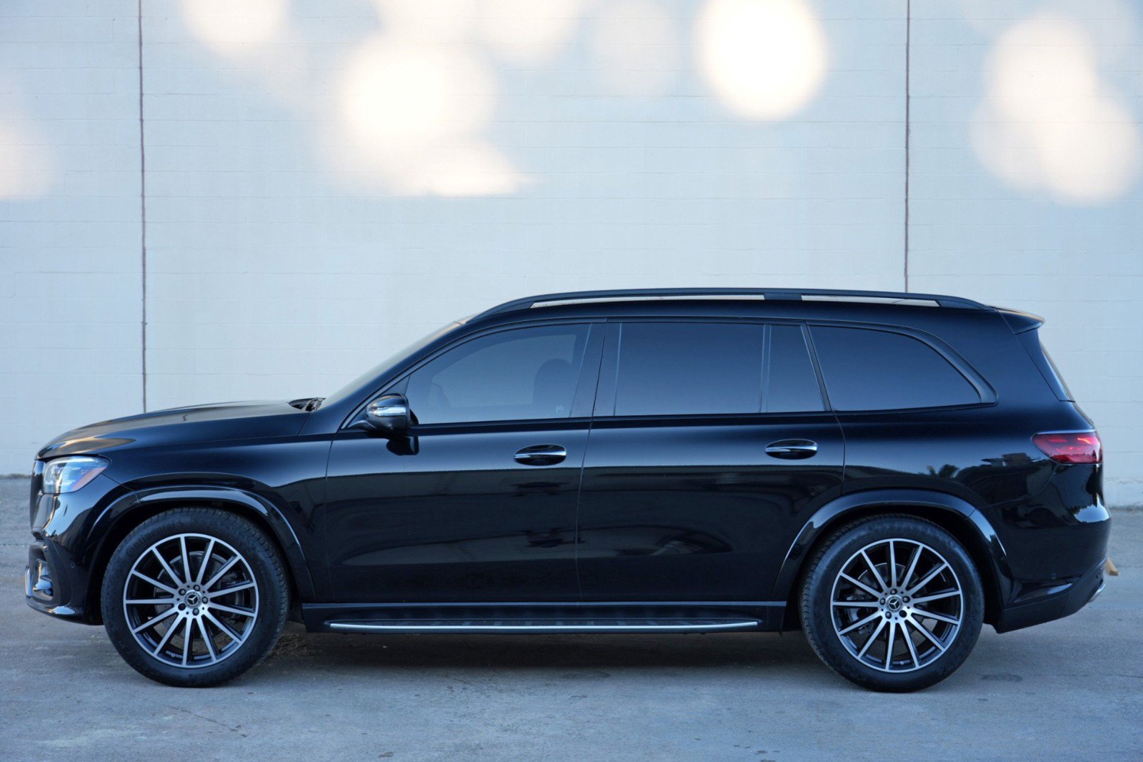 Used 2025 Mercedes-Benz GLS 580 4MATIC image 59