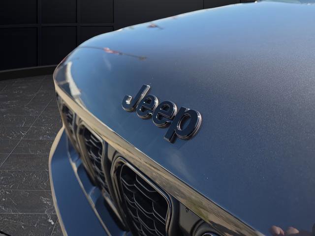 New 2025 Jeep Grand Cherokee Limited w/ Black Appearance Package image 41