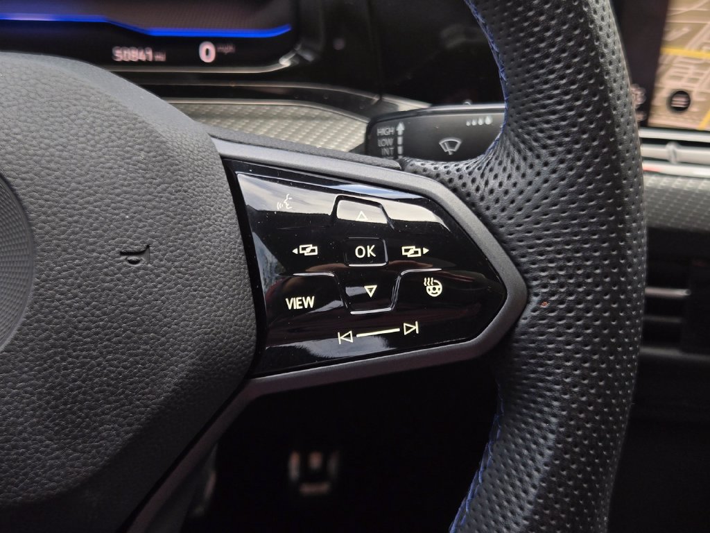 Used 2022 Volkswagen Golf R AWD/4WD image 25
