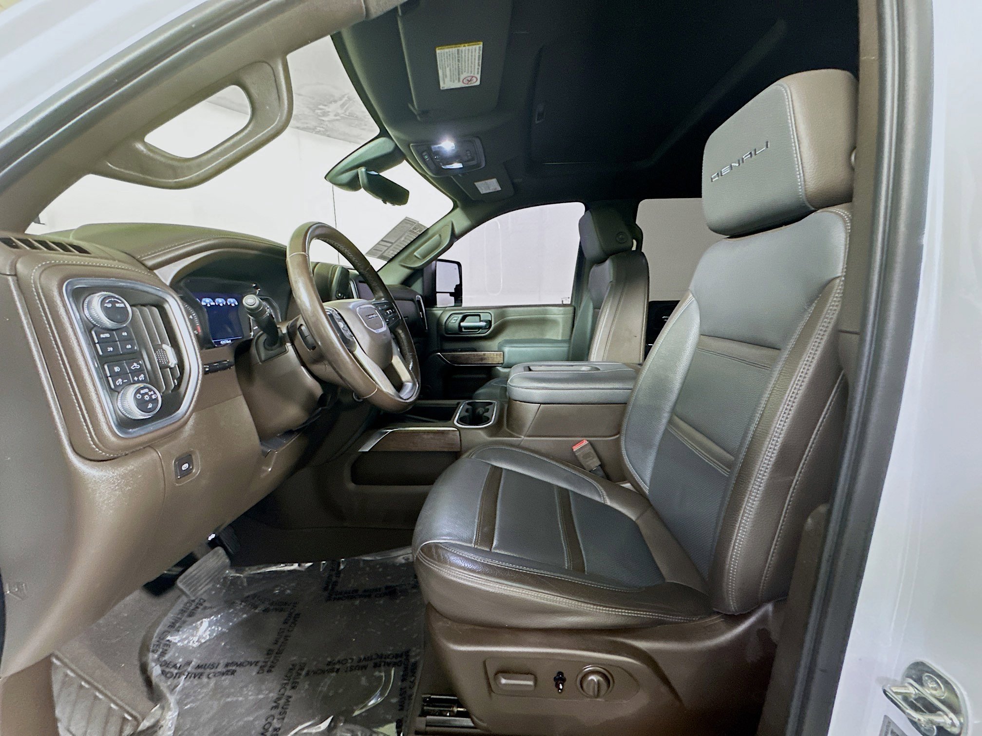 Used 2020 GMC Sierra 2500 Denali w/ Denali Ultimate Package image 12