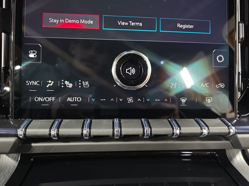 New 2026 GMC Yukon AT4 Ultimate AWD/4WD image 24
