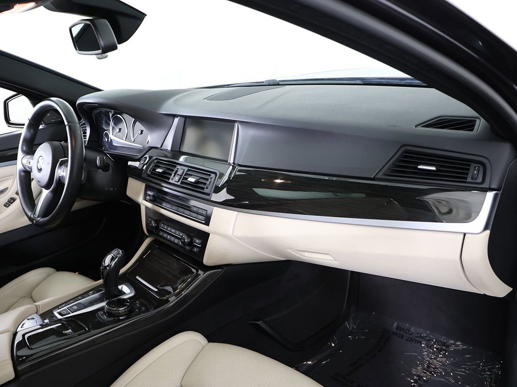 Used 2014 BMW 550i xDrive Sedan AWD/4WD image 31