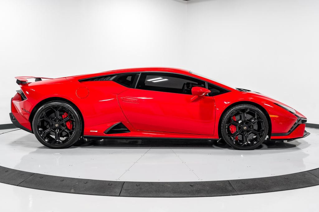 Used 2023 Lamborghini Huracan Tecnica RWD image 2