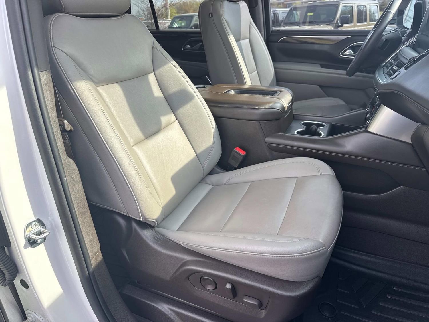 Used 2022 Chevrolet Tahoe LT w/ LT Signature Package image 27