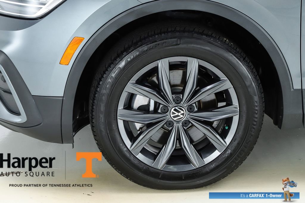 Used 2023 Volkswagen Tiguan SE image 43
