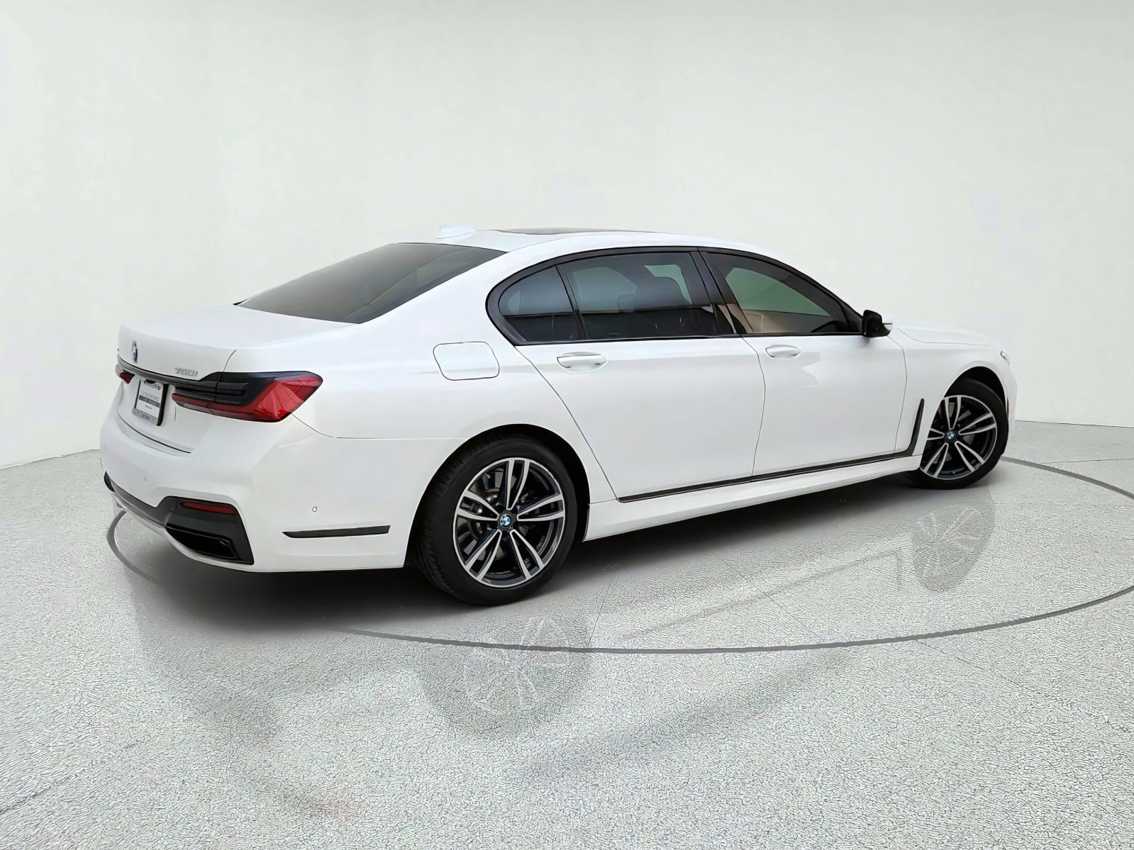 Used 2022 BMW 750i xDrive AWD/4WD image 8