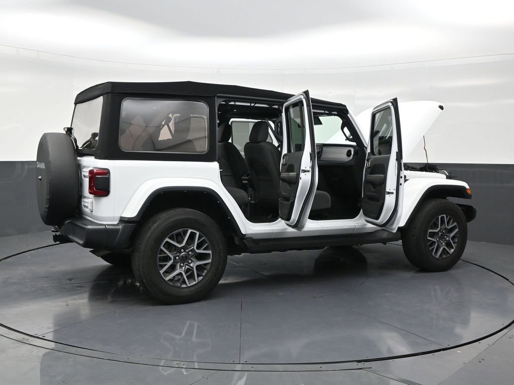 Used 2024 Jeep Wrangler Sahara image 28